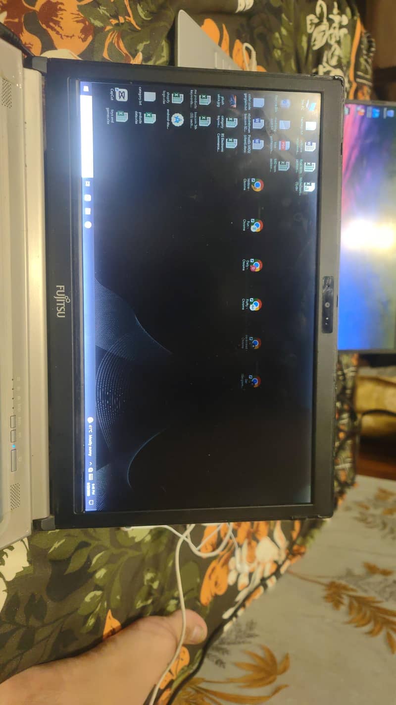 Fajitsu core i5 3rd generation 5