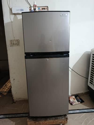 Selling orient refrigerator