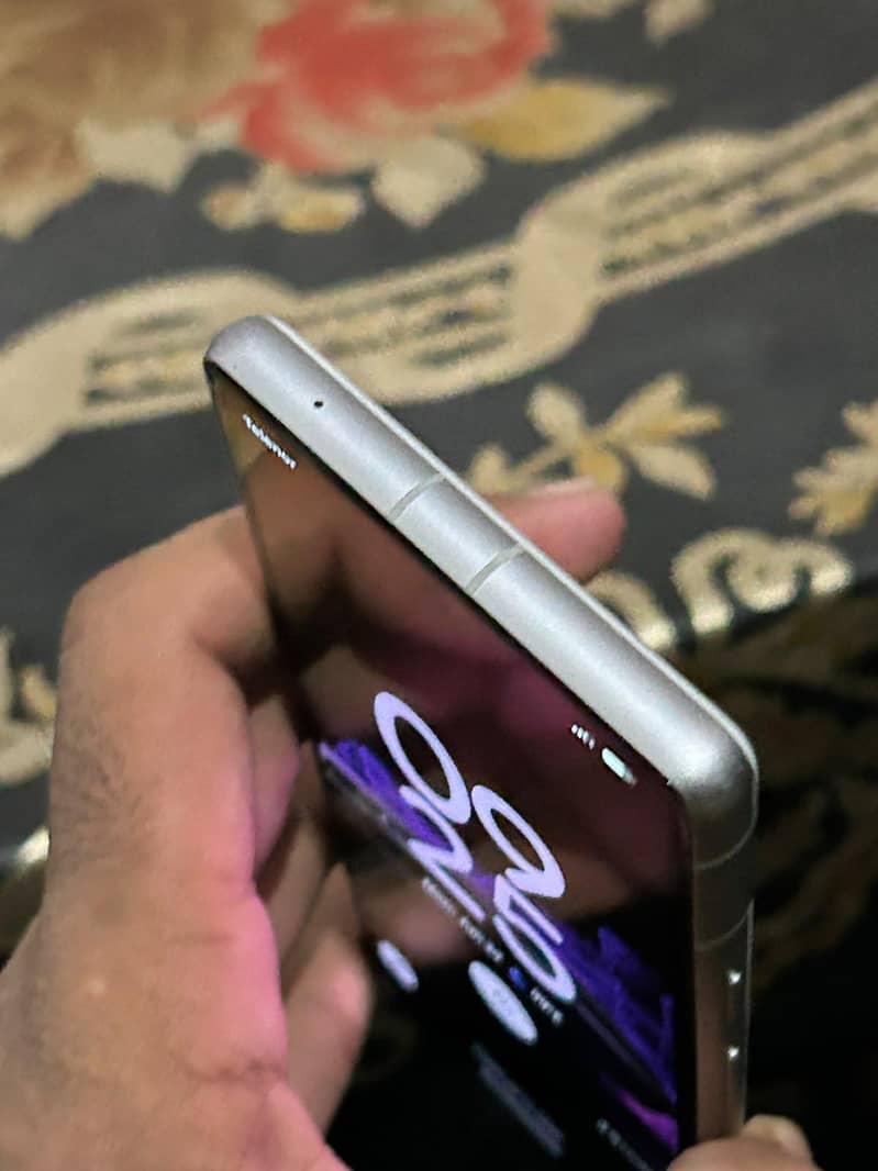 Google Pixel 7a 5