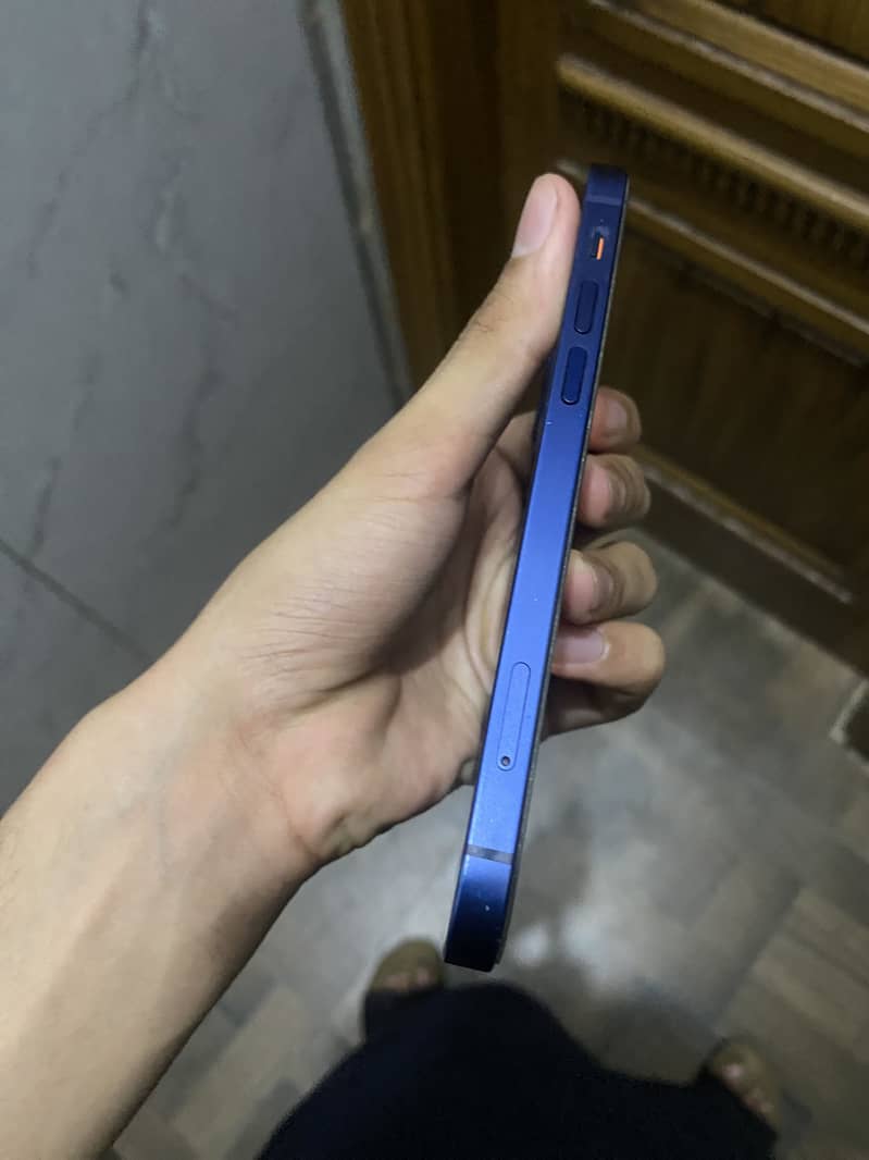 Apple iPhone 12 0