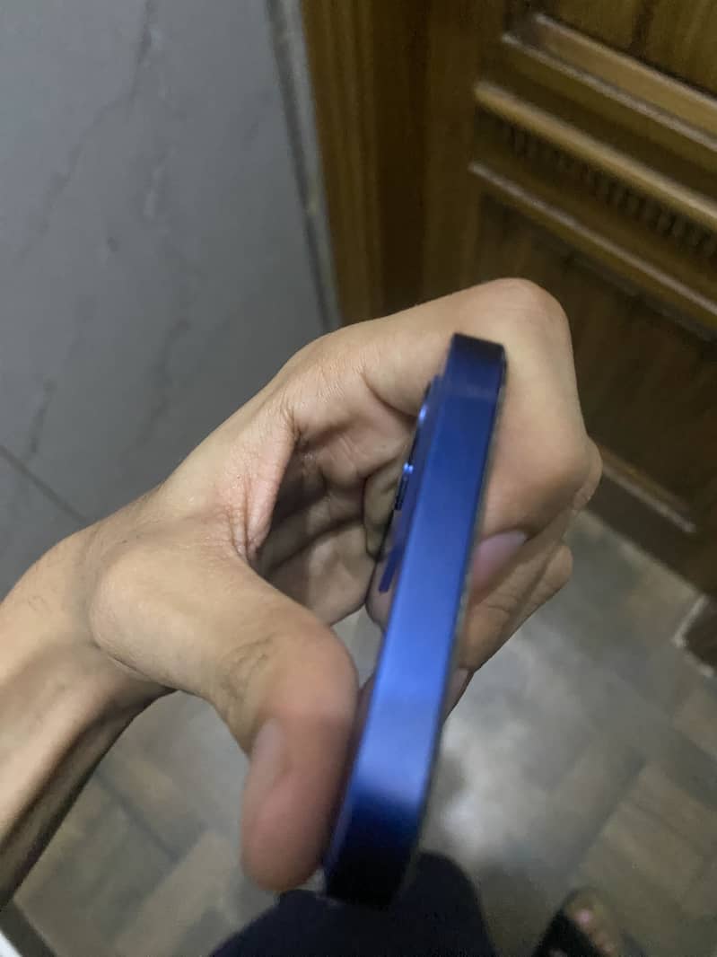Apple iPhone 12 5