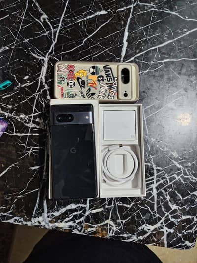 Google Pixel 7 Obsidian color