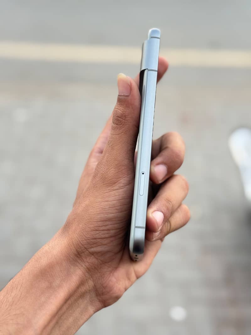 Google Pixel 8 5