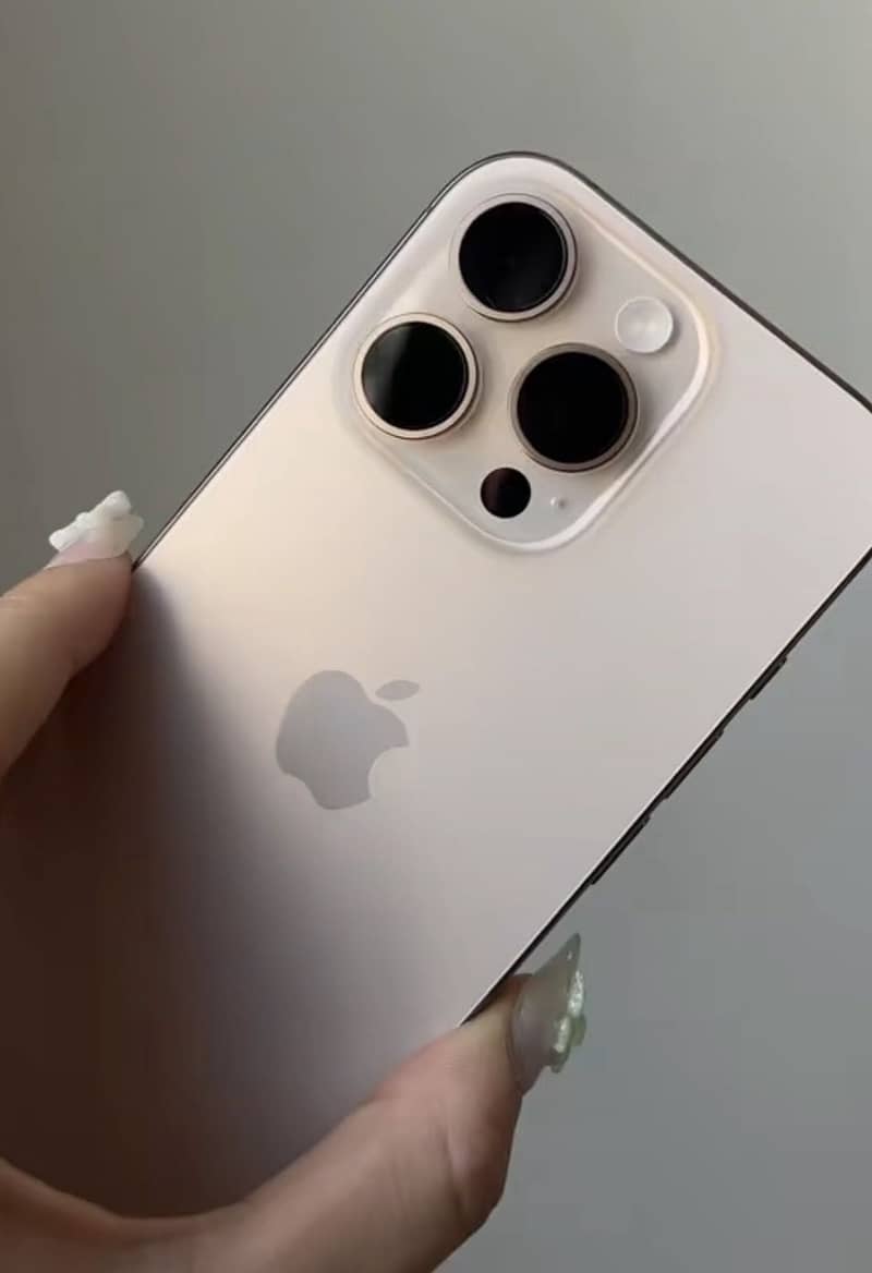 Iphone 16 pro 4
