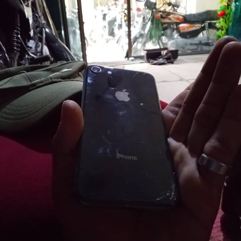 Apple iPhone 8 0