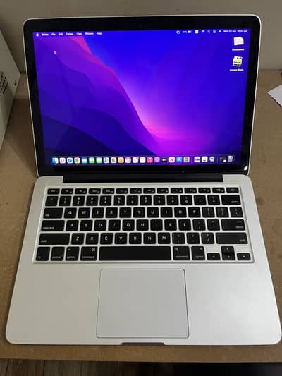 MacBook Pro 2015 core i5 8GB 256GB 13 inches