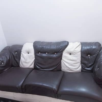 sofa set 7 seater available for sell. .