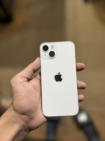 Apple iPhone 13