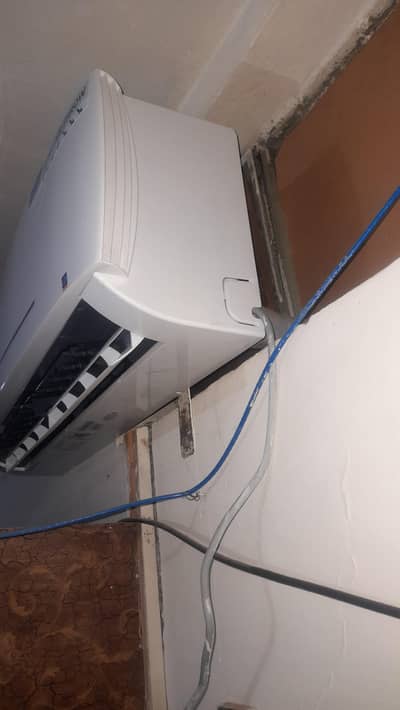Hisence t3 dc inverter all ok 10/10 condition long throw fast cooling