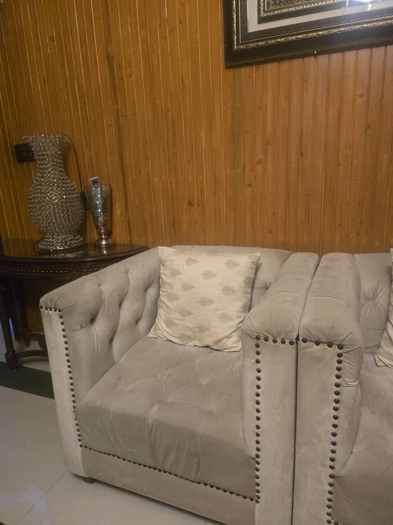 Off white sofa set 1