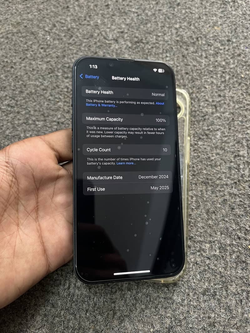 Apple iPhone 16e 1