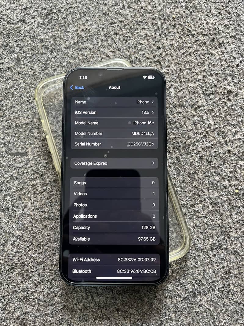 Apple iPhone 16e 2