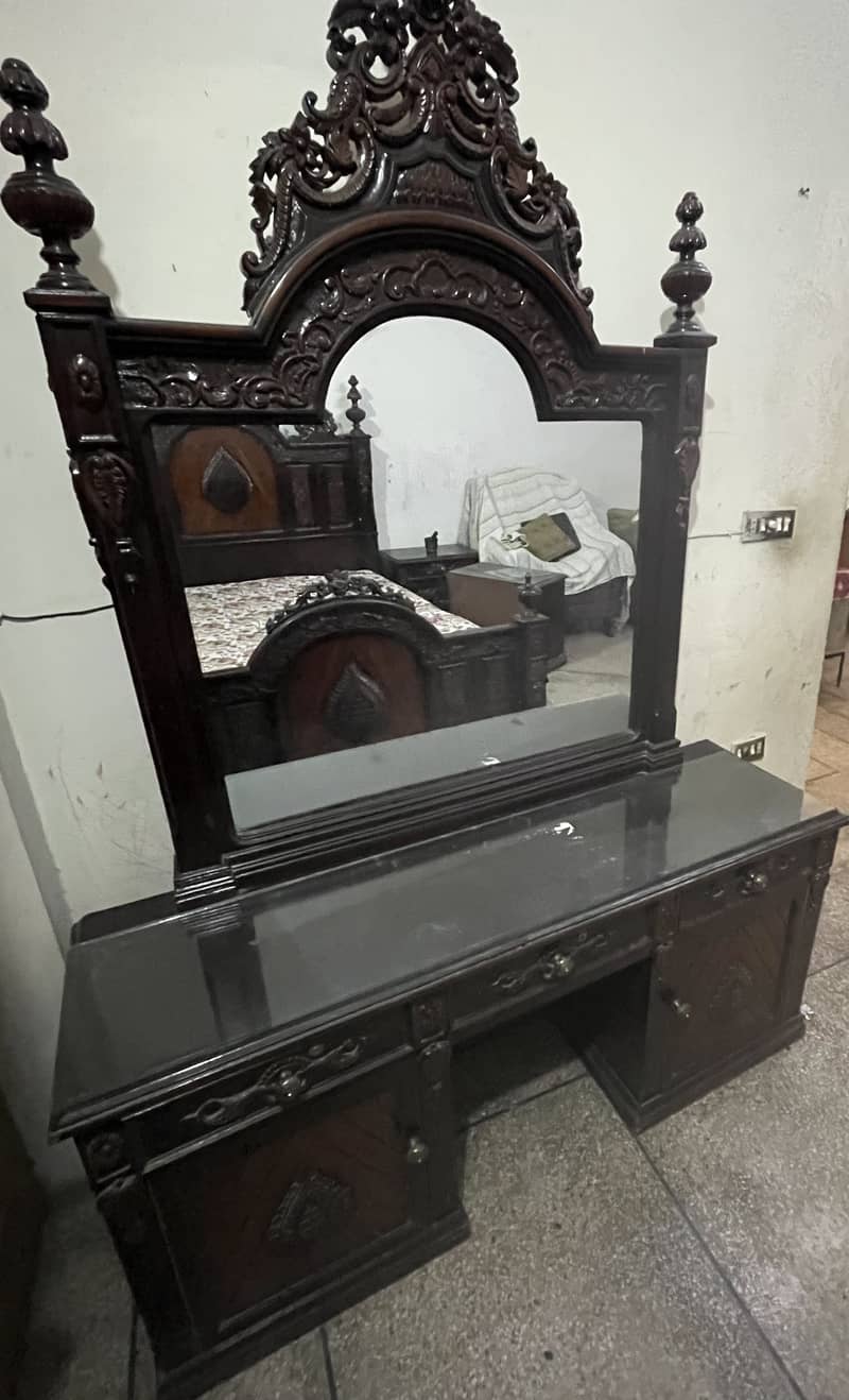 Complete Bed Set — Chinioti Bed set with side tables & dressing Table 4