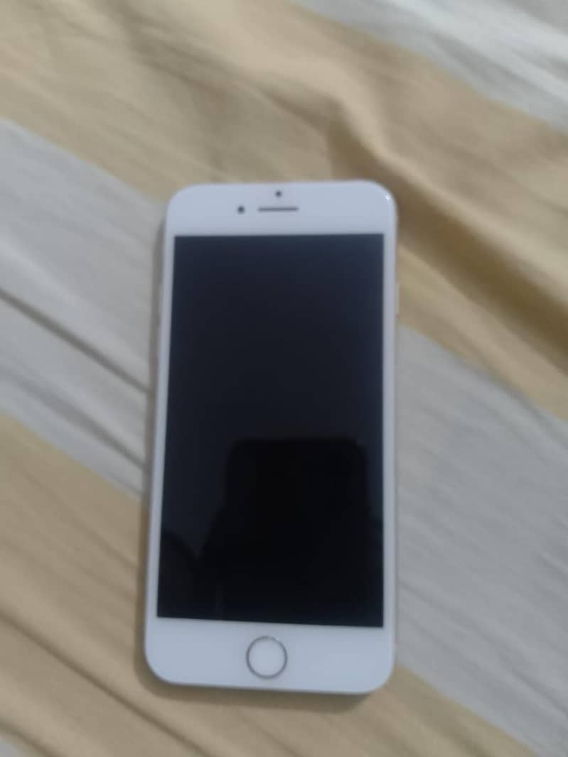 Apple iPhone 7 1
