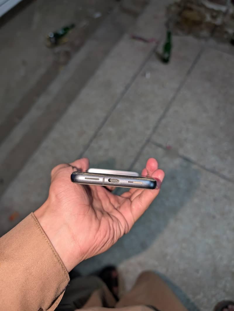 Google Pixel 8 2