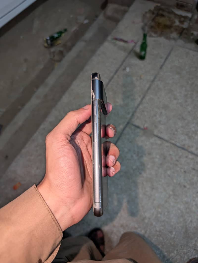 Google Pixel 8 4
