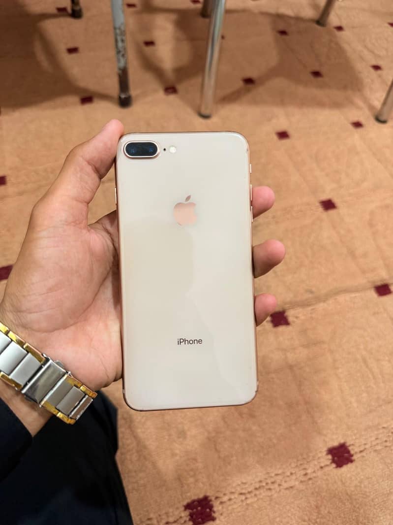 Apple iPhone 8 Plus 0