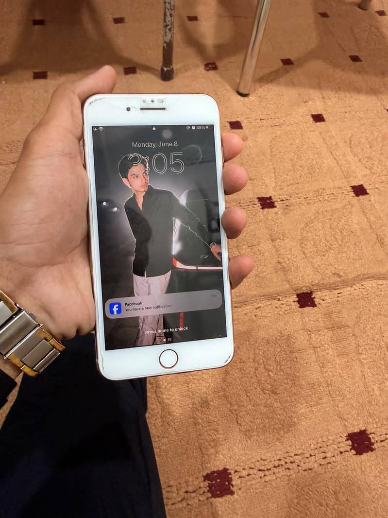 Apple iPhone 8 Plus 3