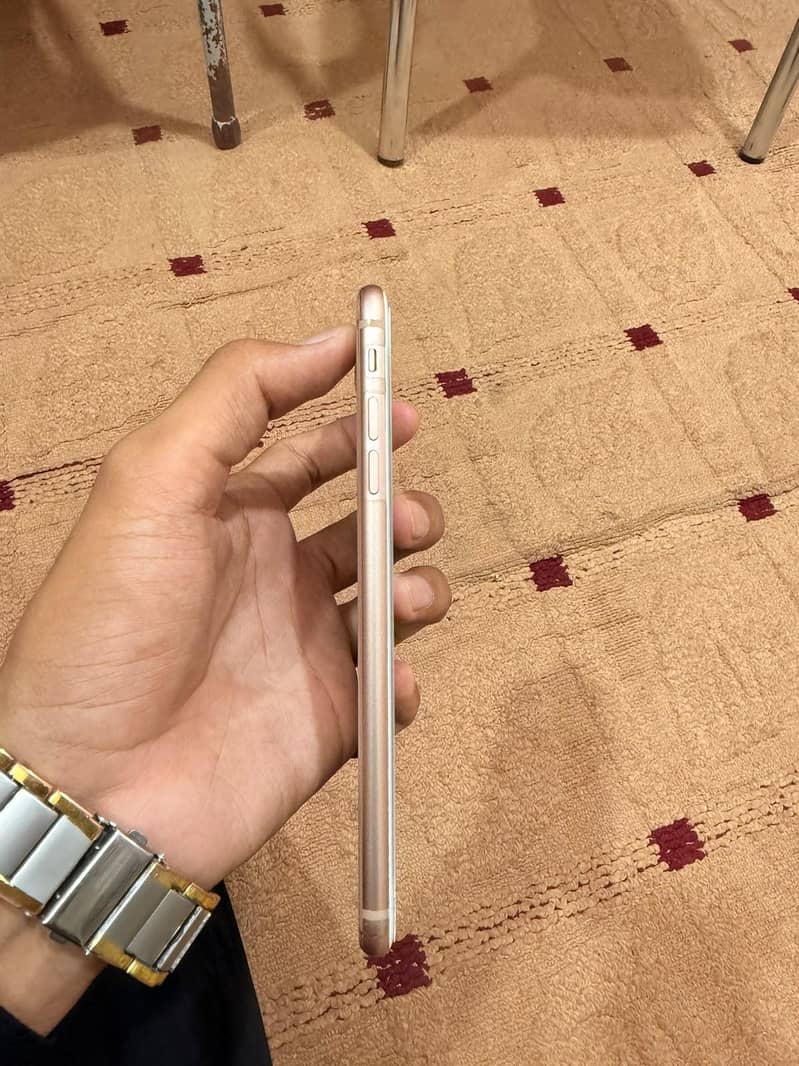 Apple iPhone 8 Plus 7