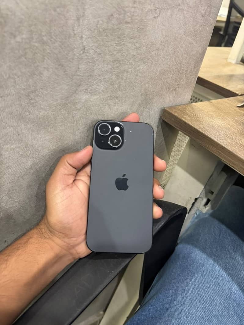 Apple iPhone 15 2
