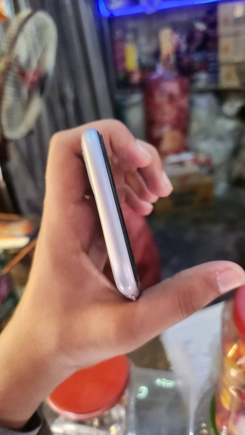 IPhone 11 3