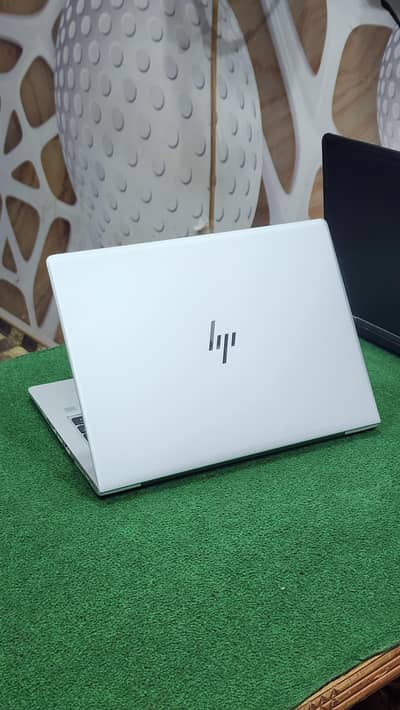 hp elitebook g5 Core i7 8th generation 8gb ram 256gb ssd laptop