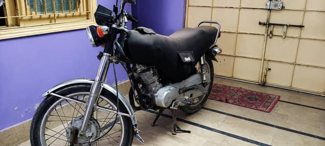 HONDA CG 125 NEAT CLEAN  Contact 03355627776