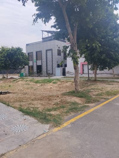 10-Marla Prime Location Plot On-Ground With Possession Available For Sale In New Lahore City
