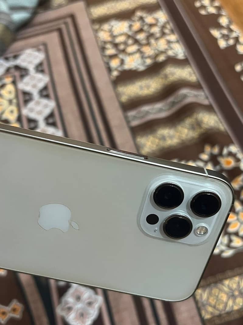 iPhone 12 Pro Max 6
