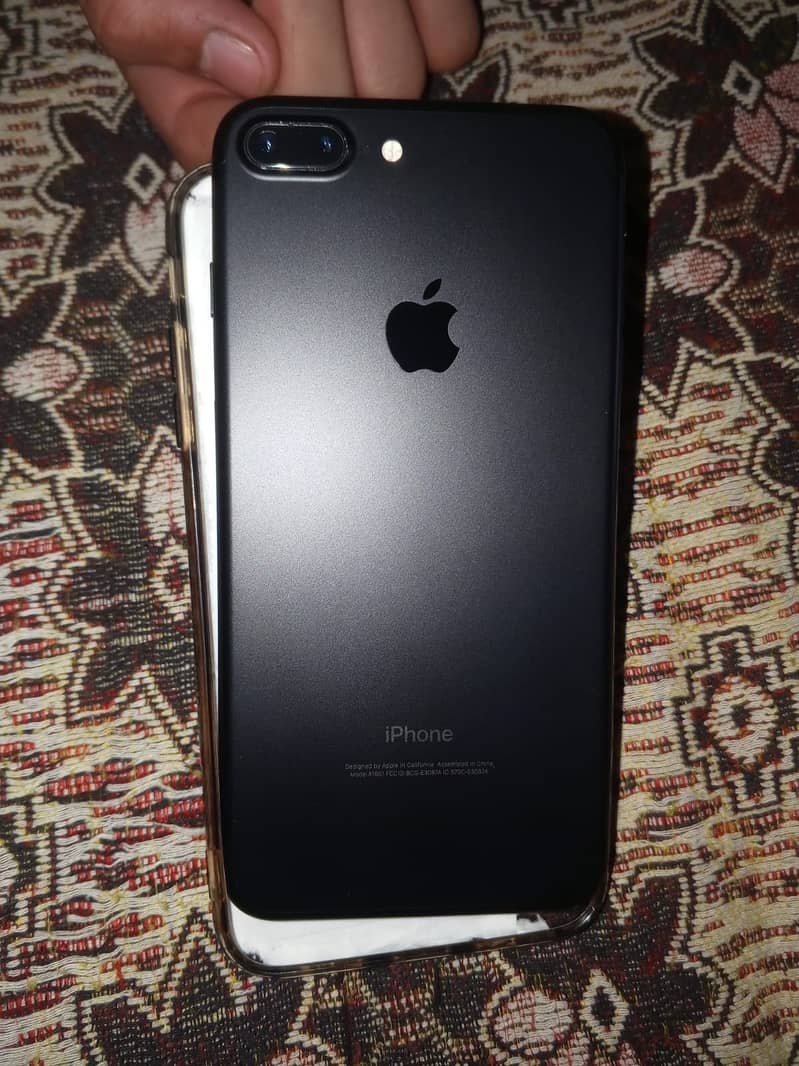 Apple iPhone 7 Plus 0