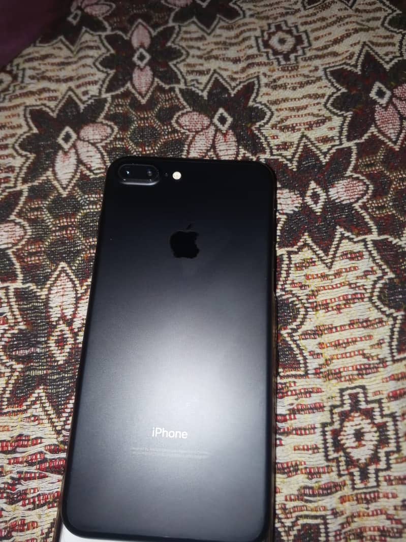 Apple iPhone 7 Plus 1