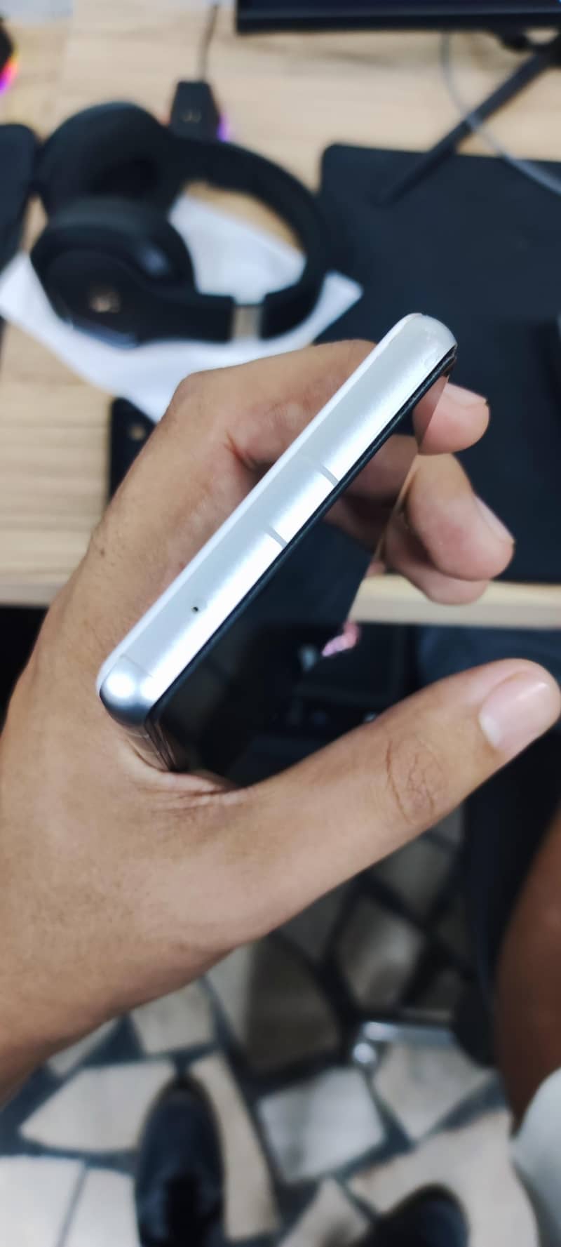 Google Pixel 7a 3