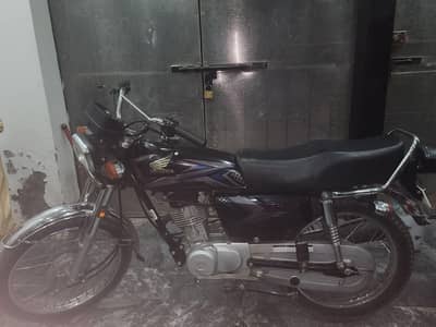 CG 125 2025 model black
