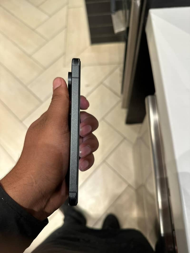 Google Pixel 9 5