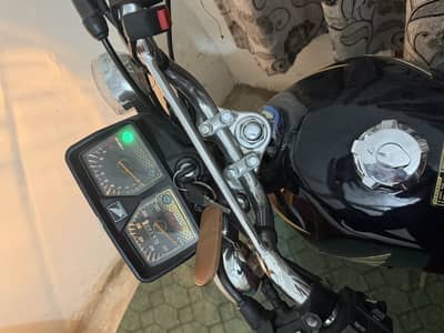 Honda CG 125 Self Start - Neat and Clean | Well Maintained.