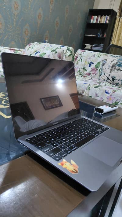 Macbook Air M1 8/256 Mint Condition Scratchless 92% battery health