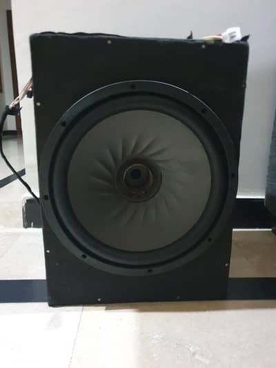 urgent sale woofer amplifier