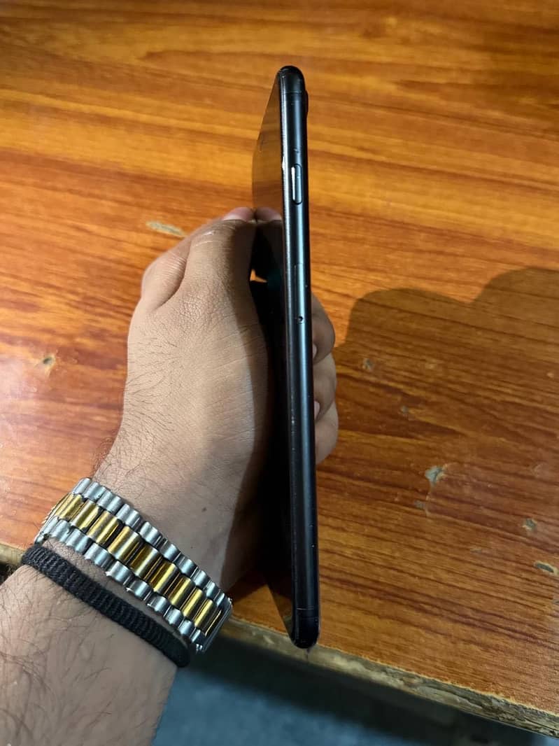 Apple iPhone 7 Plus 0