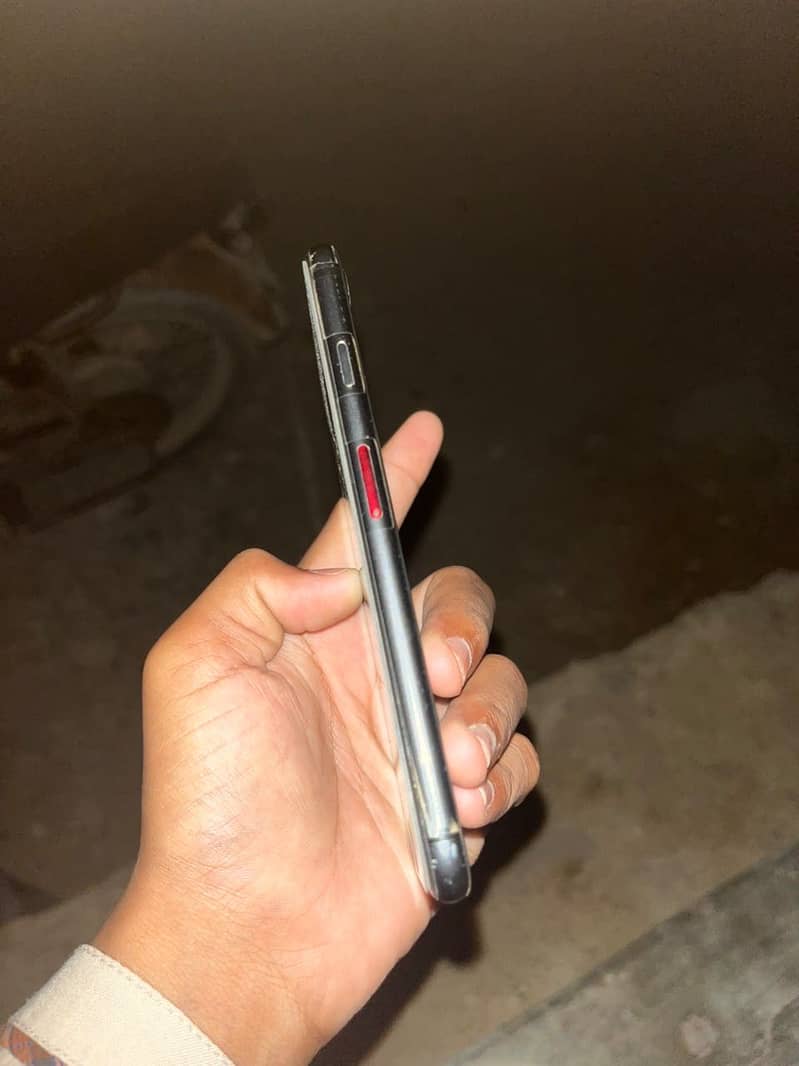 Apple iPhone 8 3