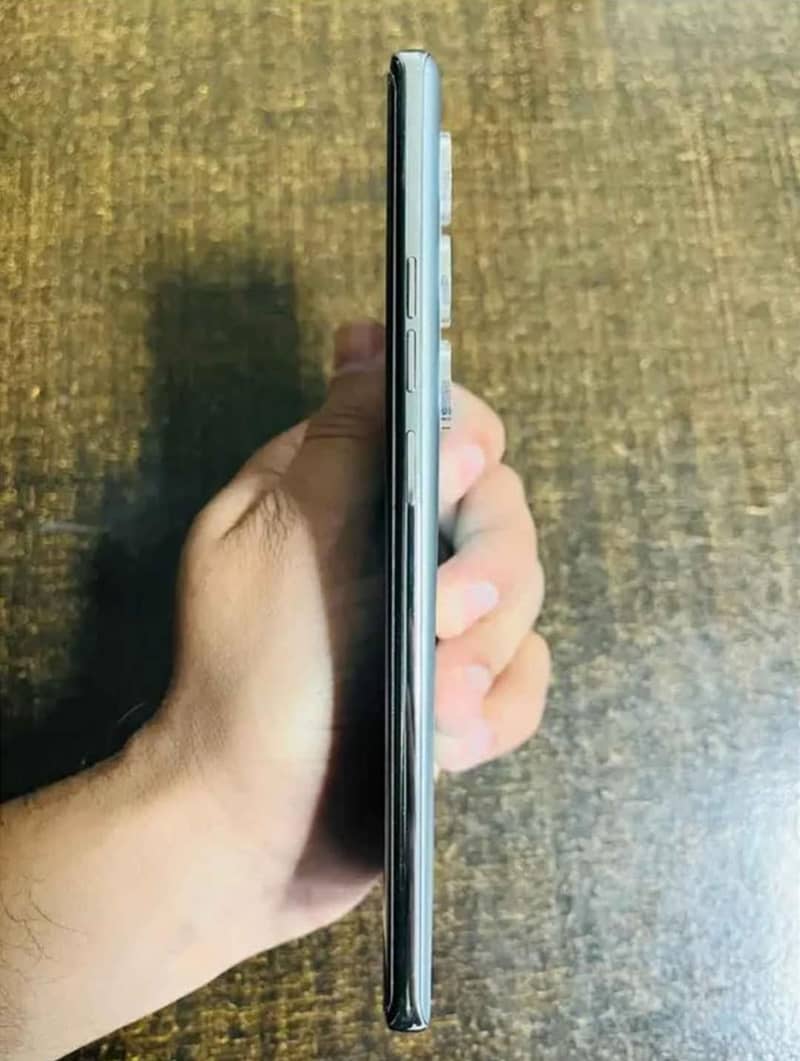 Tecno CAMON 40 Pro 1