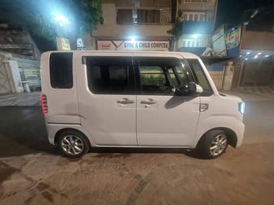 Toyota Pixis mega 2022