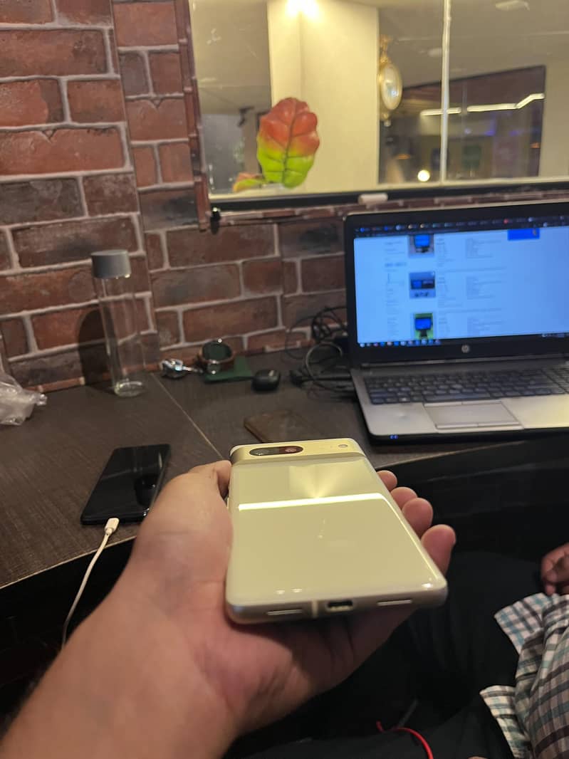 Google Pixel 7 4