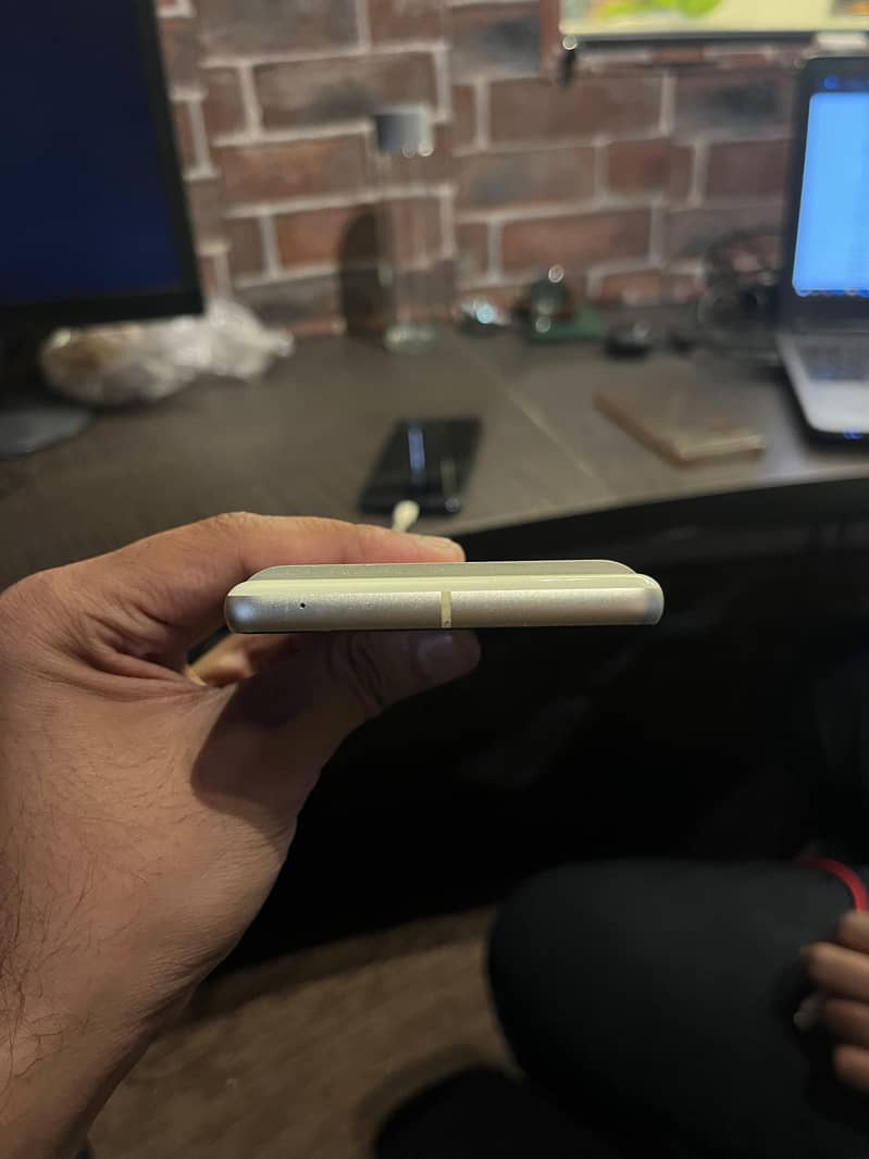Google Pixel 7 6