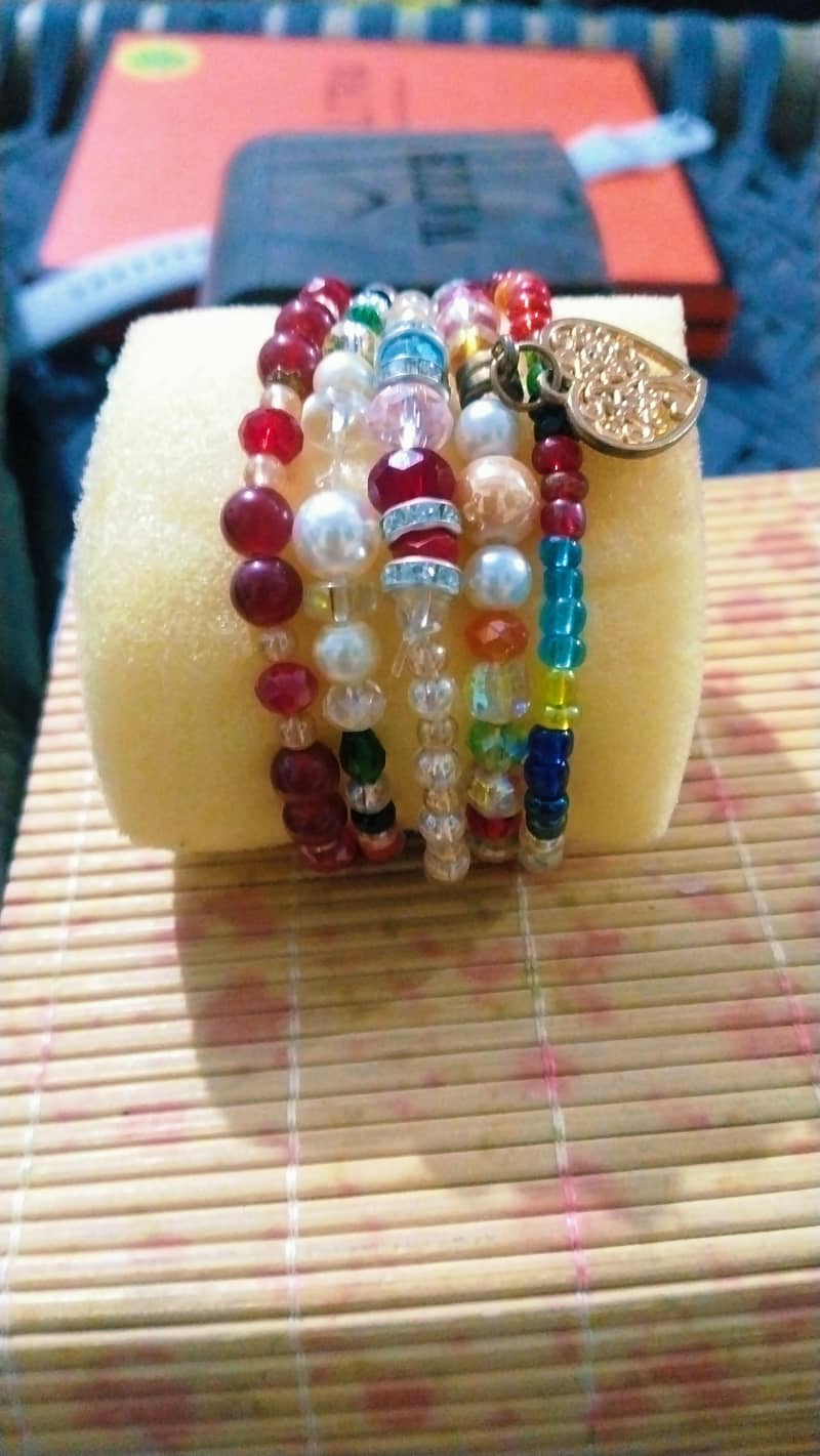 bracelets 8