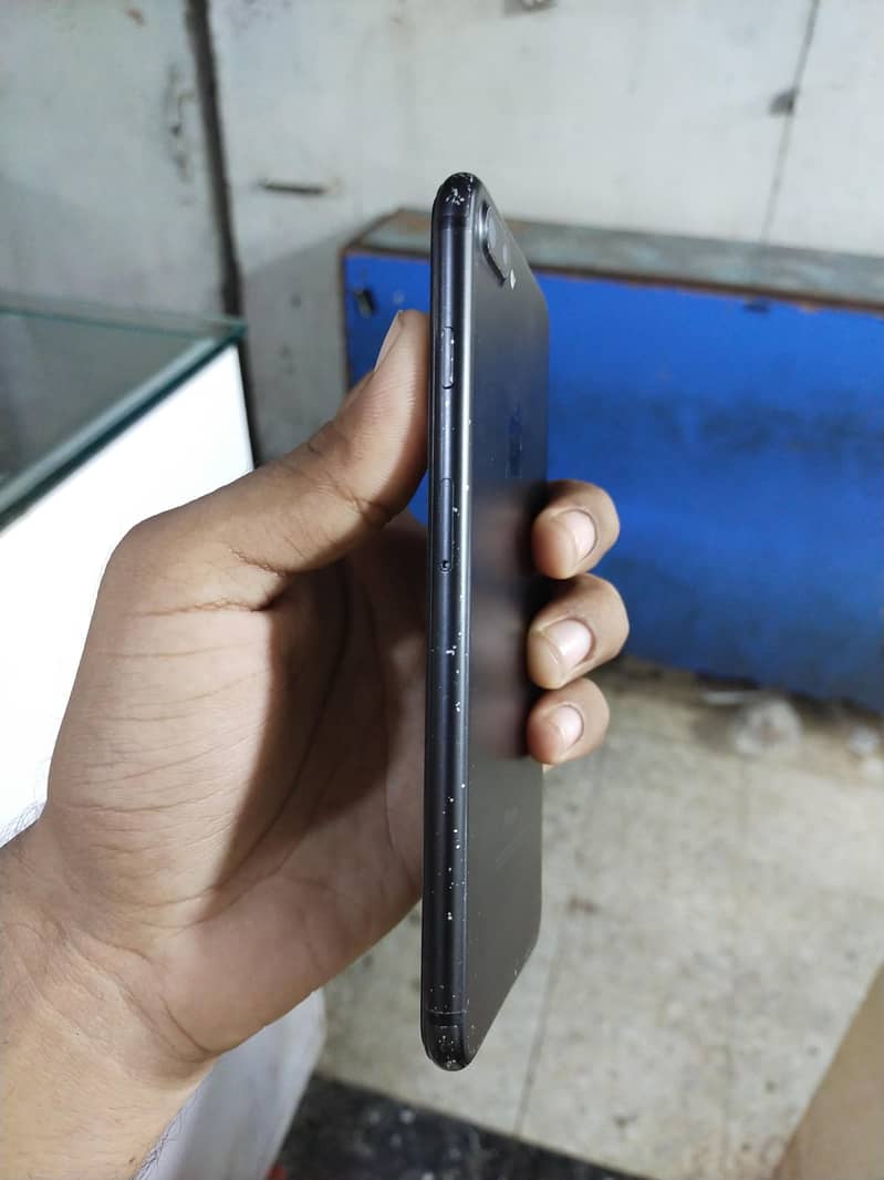Apple iPhone 7 Plus 1