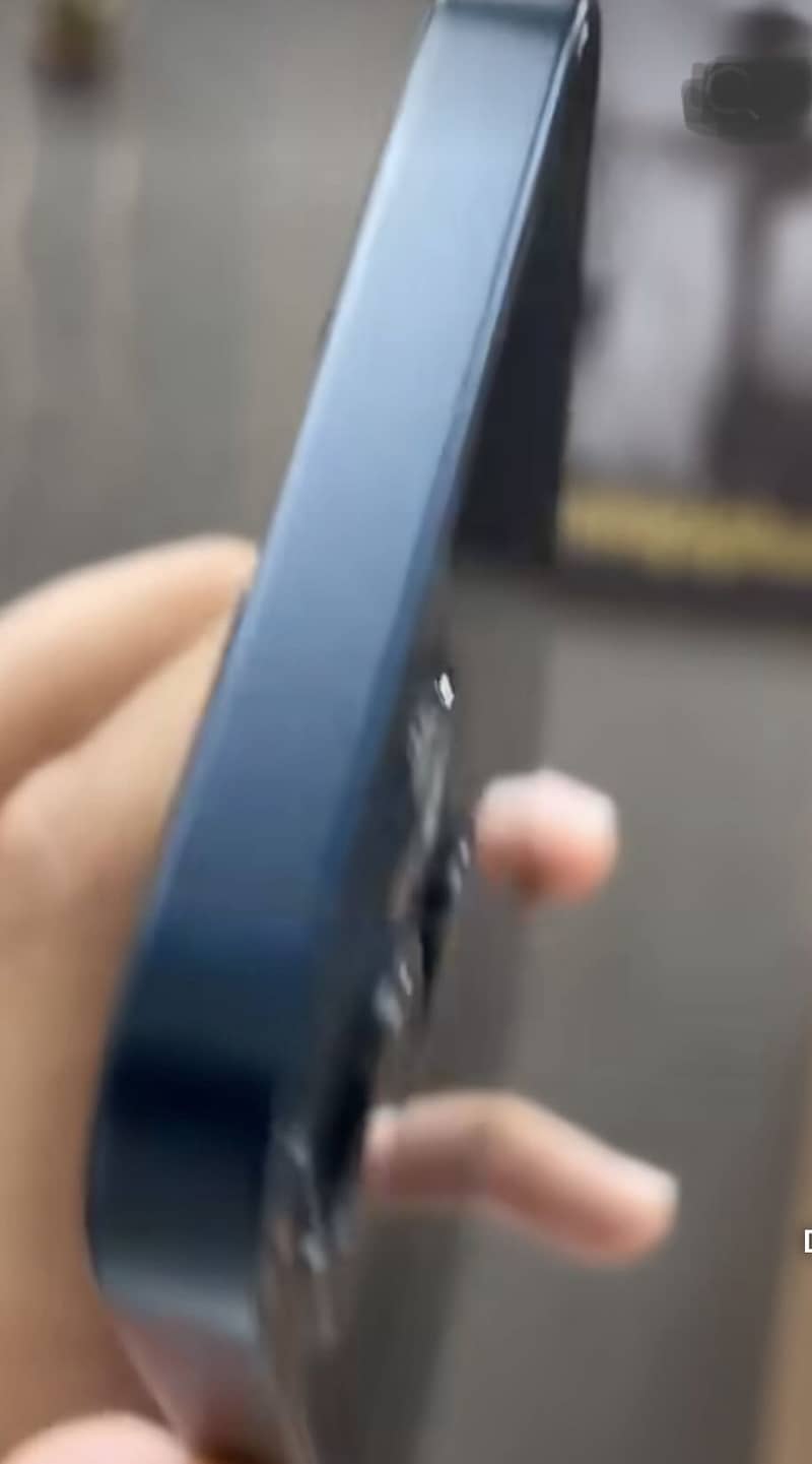 Apple iPhone 13 1