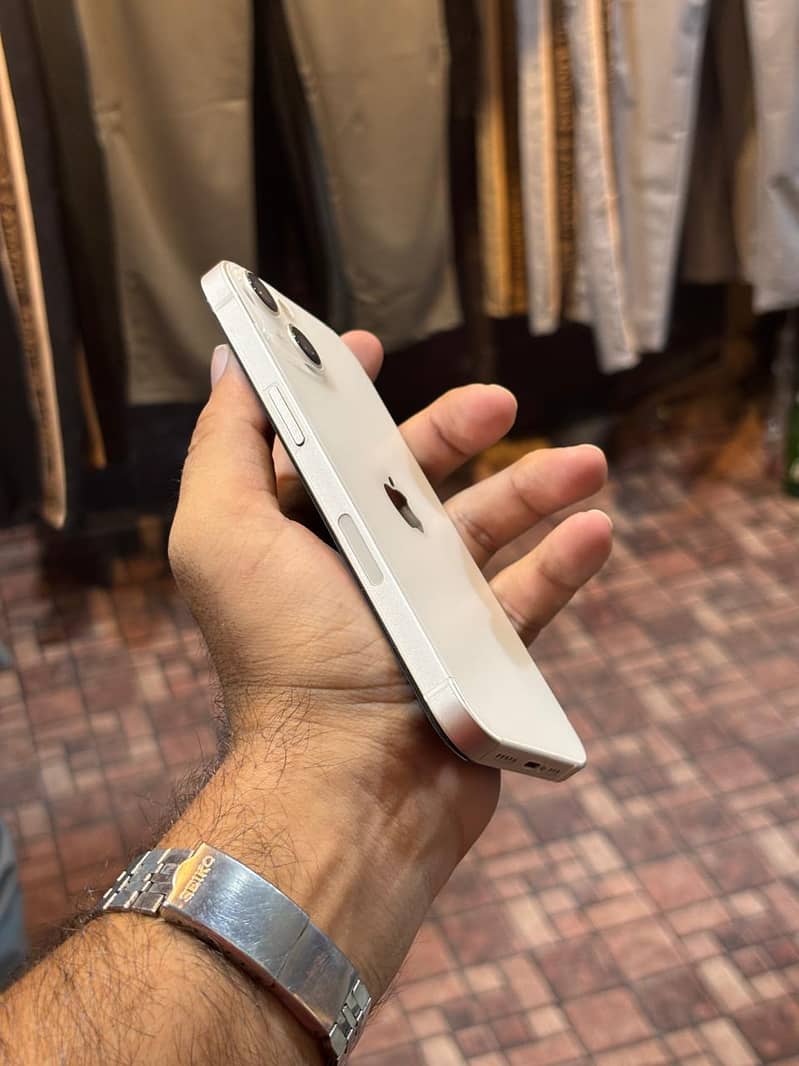 Apple iPhone 13 1