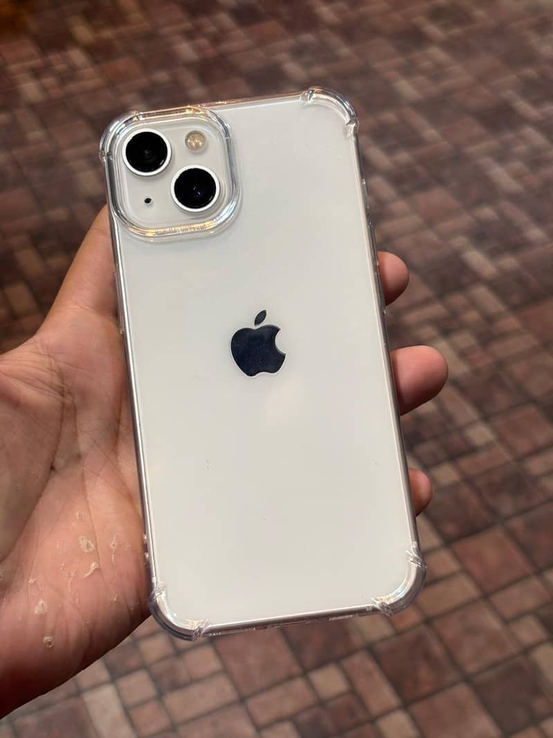 Apple iPhone 13 4