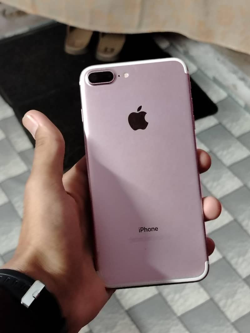 Apple iPhone 7 Plus 1