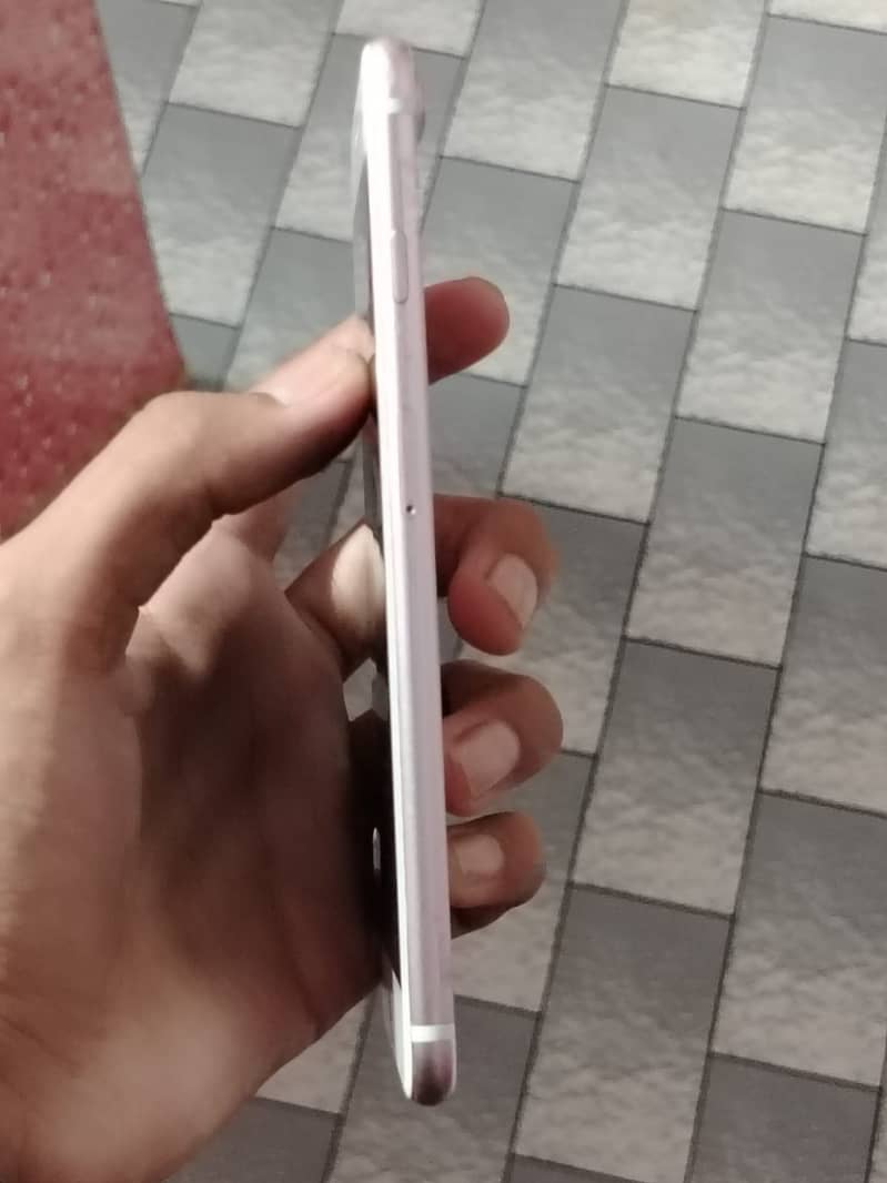Apple iPhone 7 Plus 2